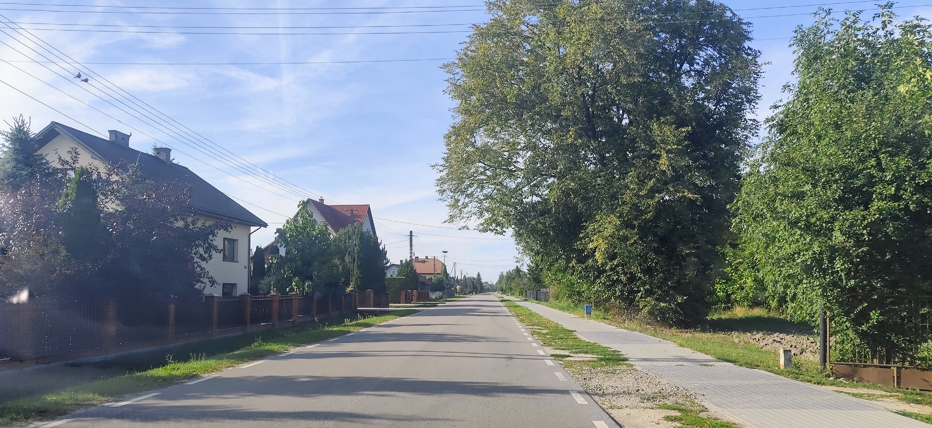 Główna droga w Derewicznej, fot. autora sierpień 2026 r.